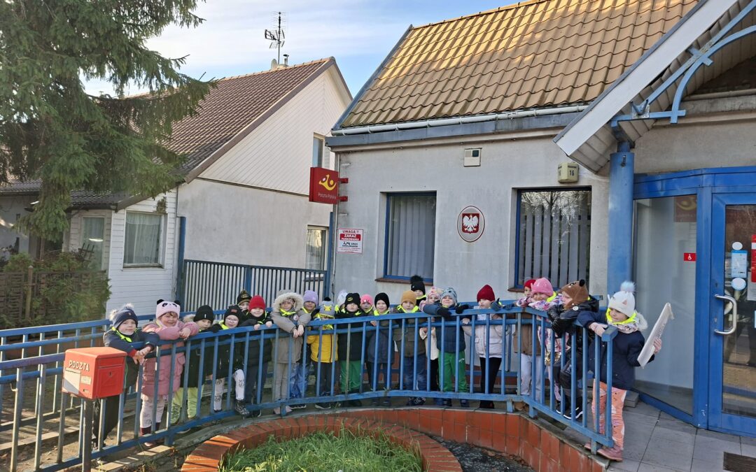Listy do Mikołaja 26 listopada zostały wysłane z Poczty Polskiej w Kołbaskowie przez dzieci z grupy IV